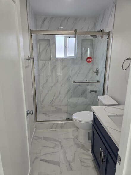 Private Master Bathroom - 5128 W 133rd St