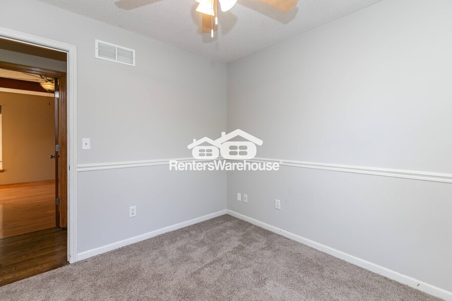 Building Photo - 804 Stratford Dr