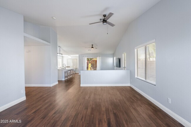 Building Photo - 1422 S 230th Ave