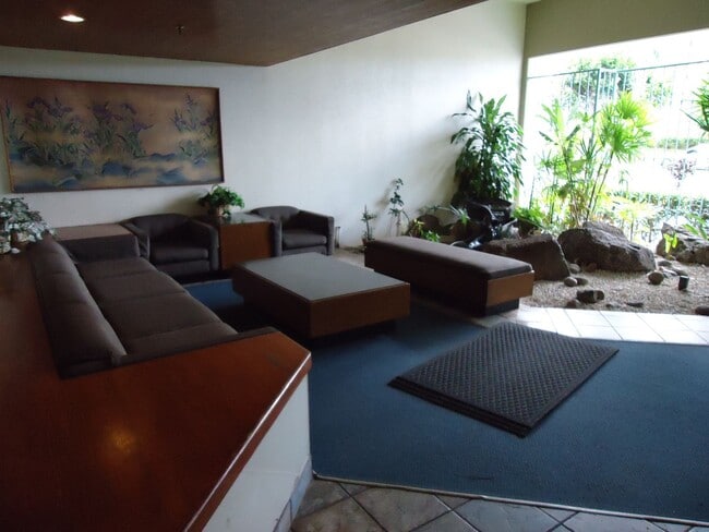 Building Photo - Pearl Regency 1 Bedroom, 1 Bath, with 1 parking $1795.00/mo.