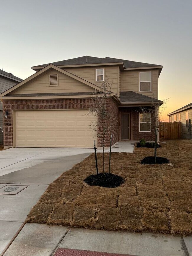 Building Photo - Get an A+ in Savings: Enjoy a $500 Move-In Credit! | 4-Bed, 2.5-Bath Home in Scott's Hollow