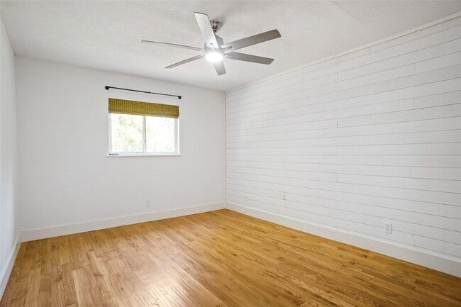 Building Photo - 7216 Langley Ct