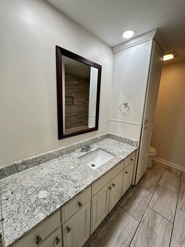 Building Photo - 7501 Oak Ridge Rd