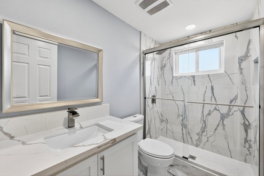 Building Photo - 445 E Hoover Ave