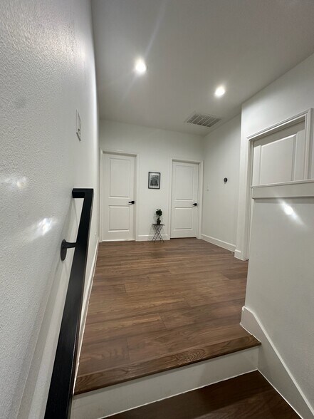 Building Photo - 3907 Shelby Cir