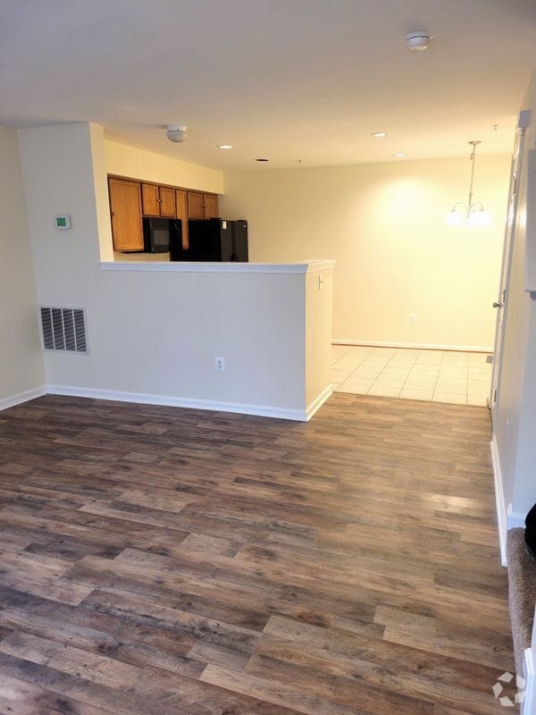 Building Photo - 602 Leprechaun Ln