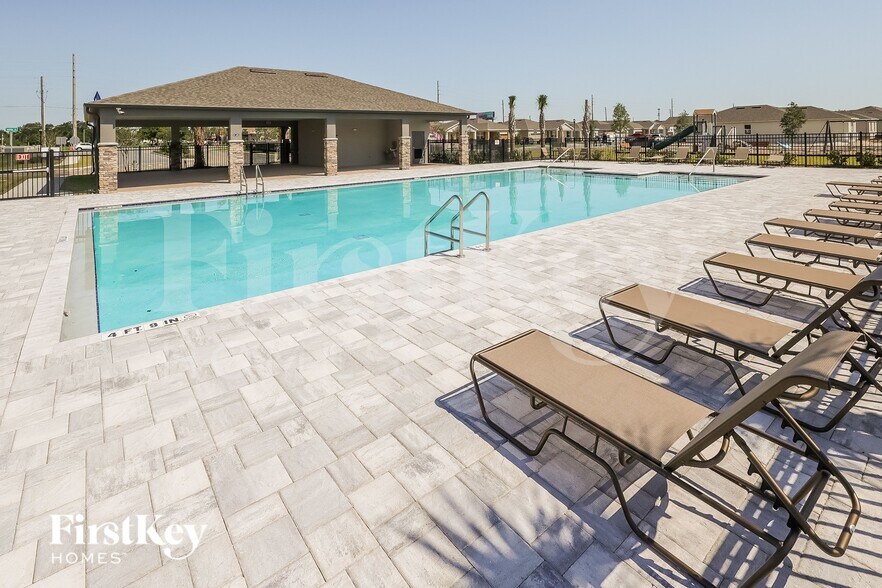 Building Photo - 1598 Isleta Lp