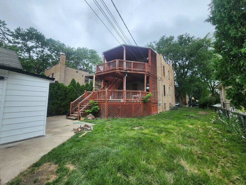 Building Photo - 5453 W Giddings St
