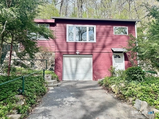 Building Photo - 11 Bogus Hill Rd