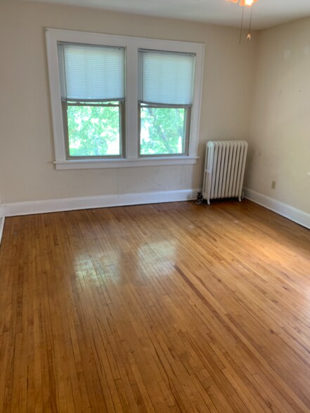 Primary Photo - 1720 Ashland Ave