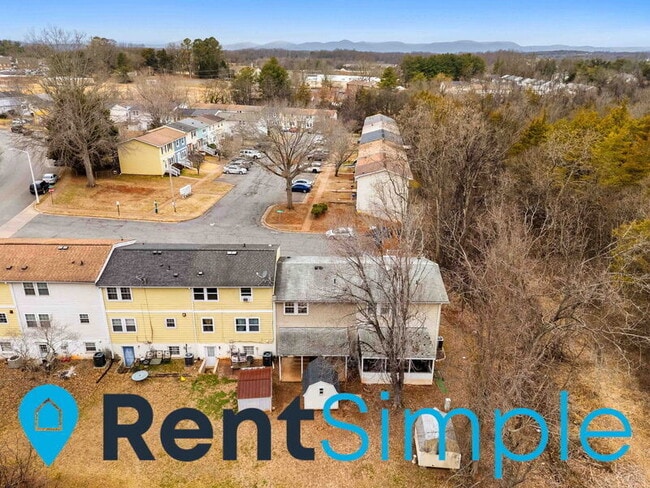 Building Photo - 1808 Soho Ct