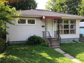 Building Photo - Crestmont Avenue House!