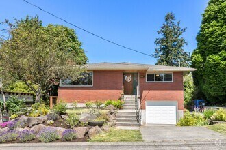 Building Photo - 4bd/2.75ba Seattle House