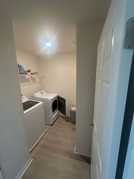 Building Photo - 5777 Millhouse Way