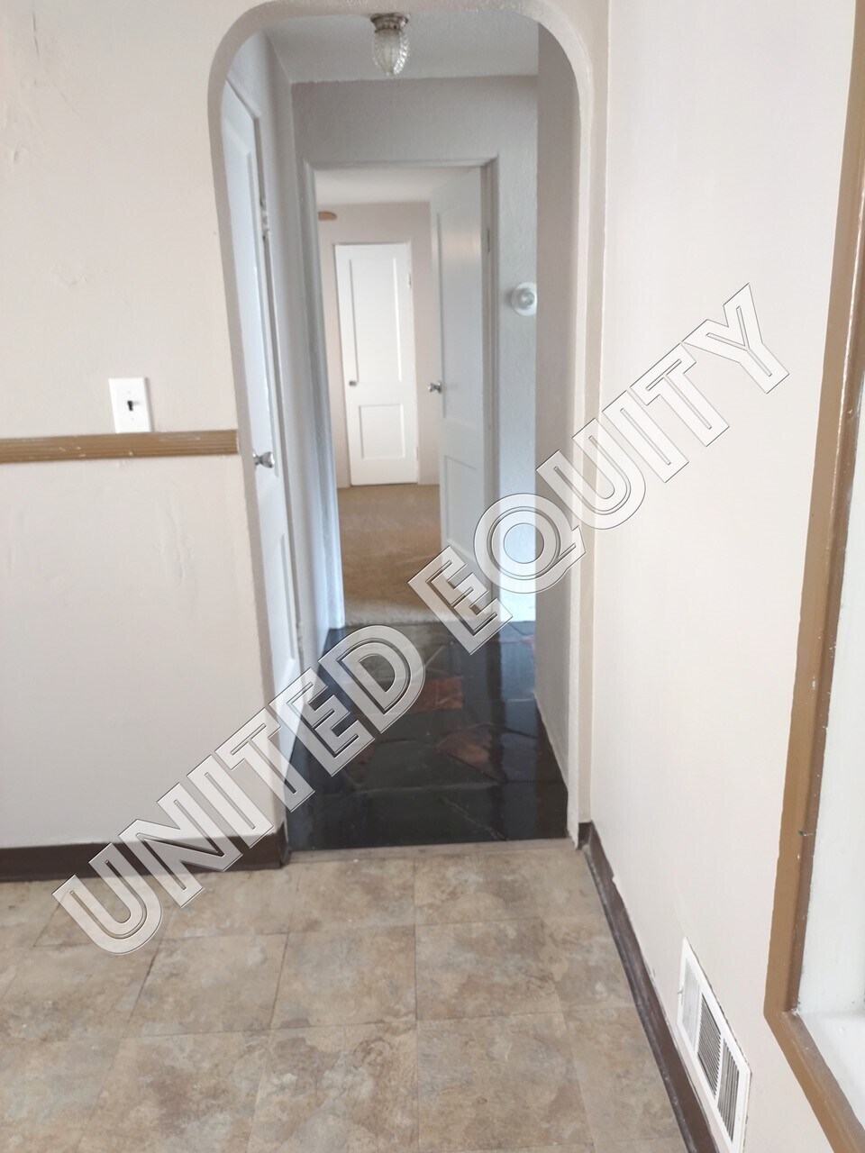 Building Photo - 3401 Earlham Dr