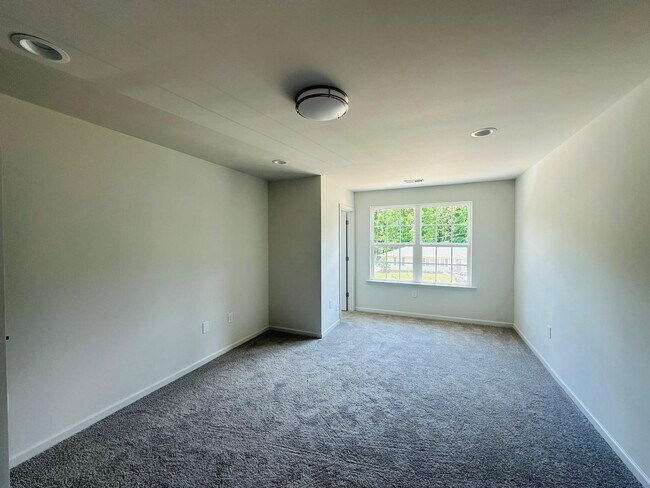 Building Photo - 9643 Forest Dr