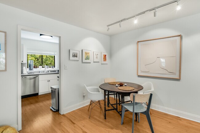 Building Photo - 96 Ardmore Pl NW