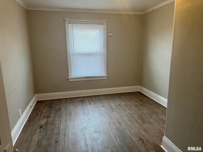 Building Photo - 711 16th St