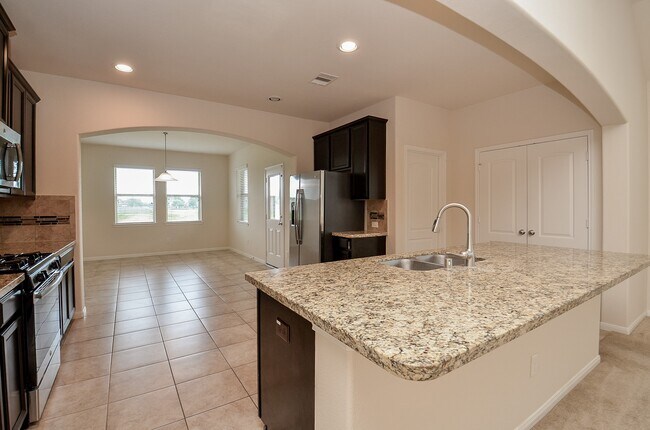 Building Photo - 2227 Leonetti Ln