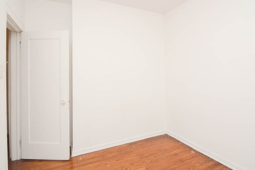 Building Photo - 3036 N Halsted St