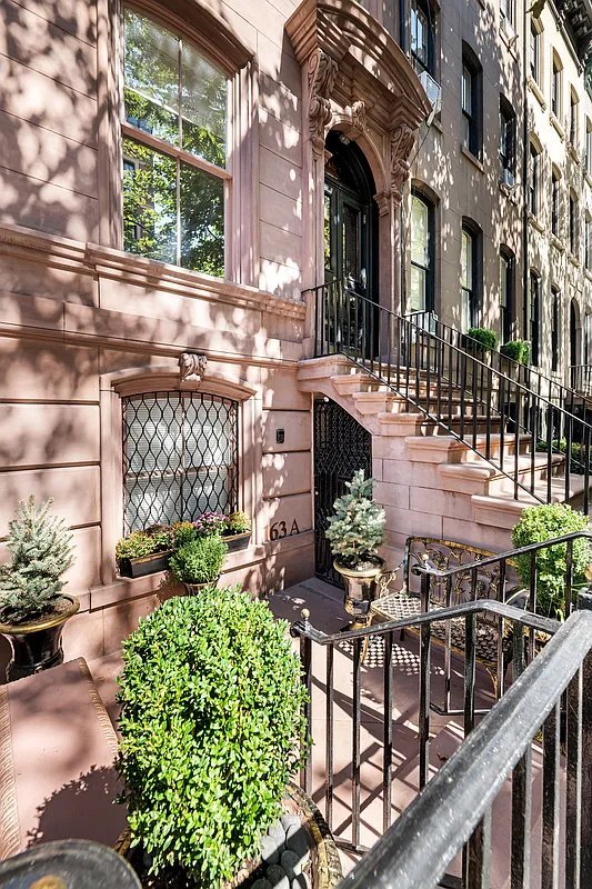 Building Photo - 163 E 71st St