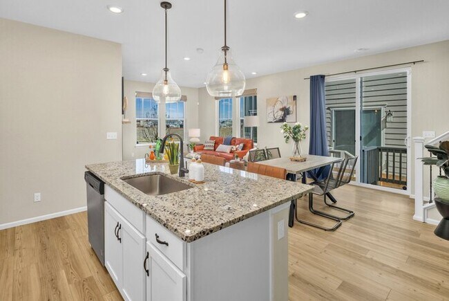 Building Photo - Off-The-Charts Incredible Collier Hill Home