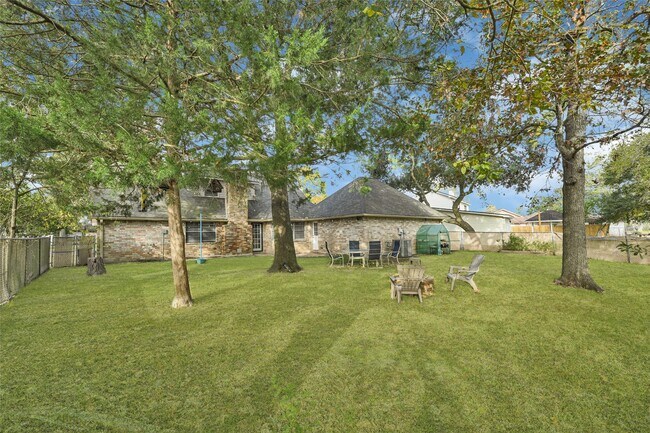 Building Photo - 225 St Cloud Dr