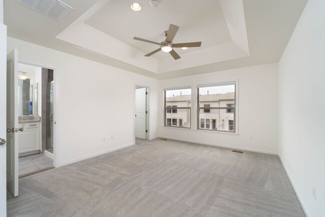 Building Photo - 3 bedroom 3 bath townhouse in Brambleton