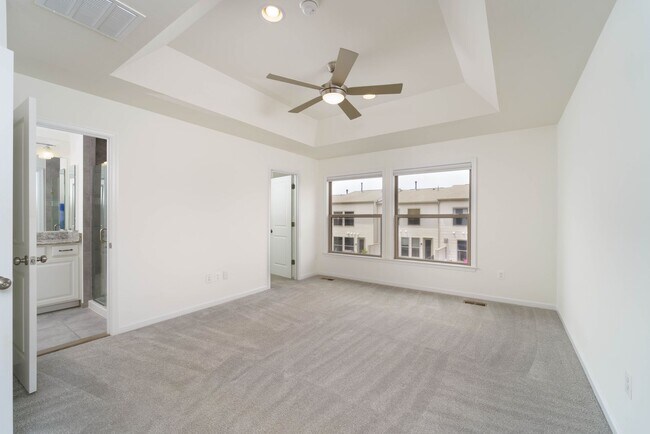Building Photo - 3 bedroom 3 bath townhouse in Brambleton