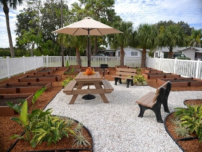 Building Photo - 7511 Westwood Dr