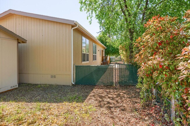 Building Photo - Wilson Tri-Plex