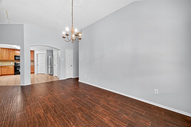 Building Photo - 2611 Floral Bloom Way
