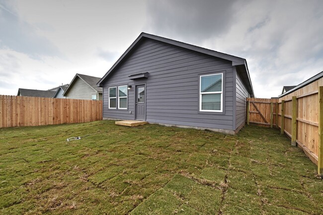 Building Photo - ONE STORY | 4 BEDROOM | 2 BATH | 2 CAR GAR...