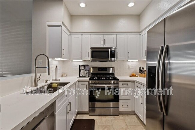 Building Photo - 24136 Victoria Ln