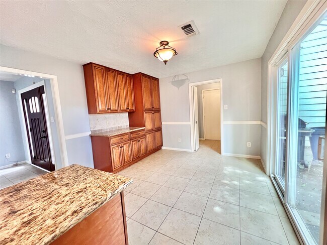 Building Photo - 11407 Briar Rose Dr