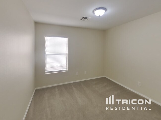 Building Photo - 6320 W Sophie Ln