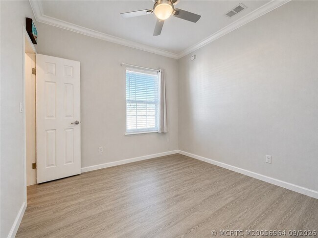 Building Photo - 252 NE Ebbtide Way