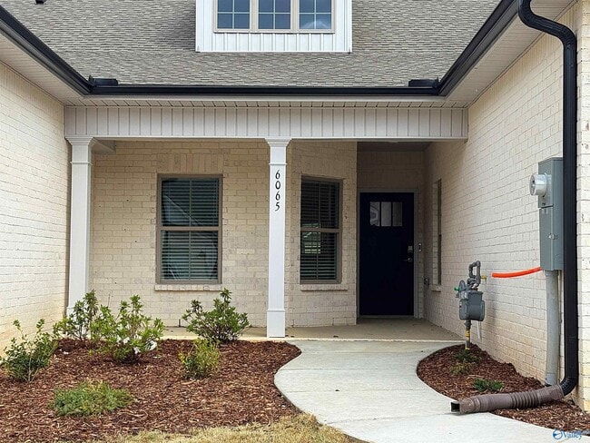 Building Photo - 6065 Gardner Maples Dr SE