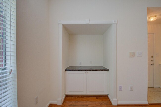 Building Photo - 1330 Old Spanish Trl