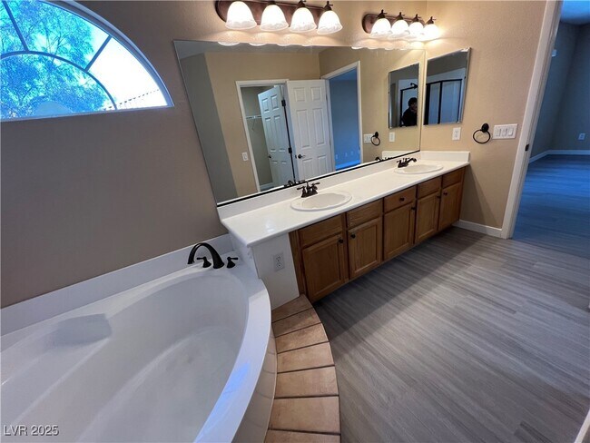 Building Photo - 7625 Good Fortune Ct