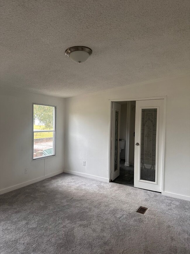 Building Photo - RENTAL HOME 3BD/2BTH