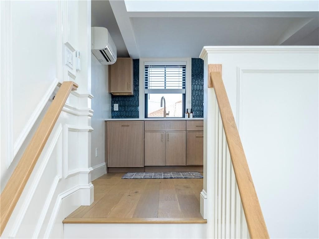 Building Photo - 7 Dearborn St