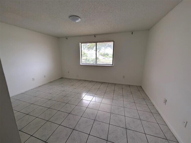 Building Photo - 9705 SW 138th Ave