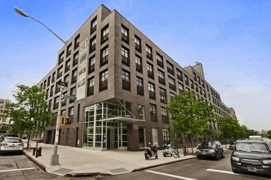Building Photo - 80 Metropolitan Avenue