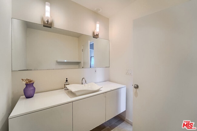 Building Photo - 109 Dudley Ave