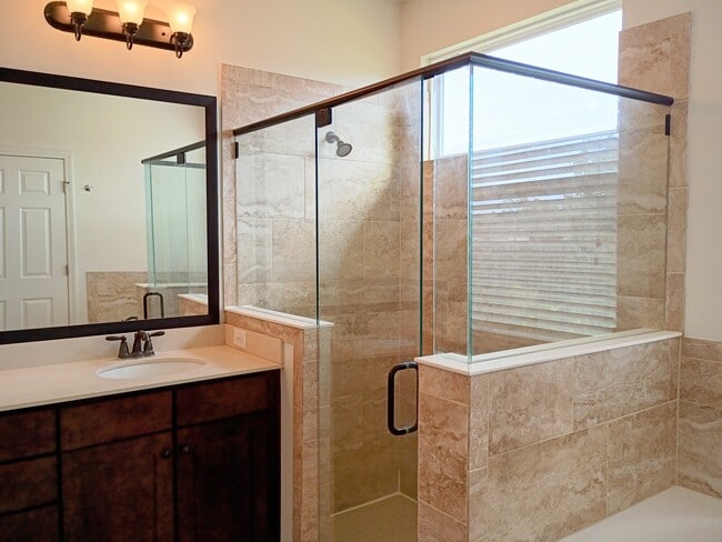 Building Photo - 112 Goldenrod Lake Dr