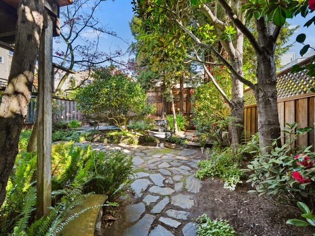 Building Photo - 760 Haight St