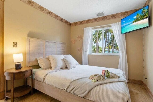 Building Photo - 1905 Meadow Ct