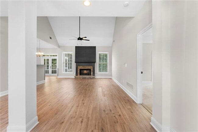 Building Photo - 65 Riverwood View