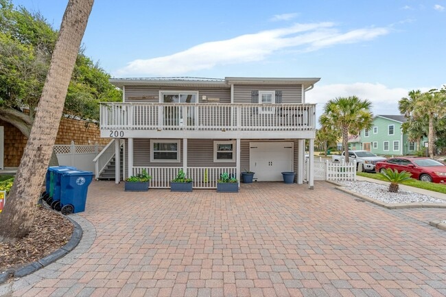 Building Photo - Live Close To The Beach